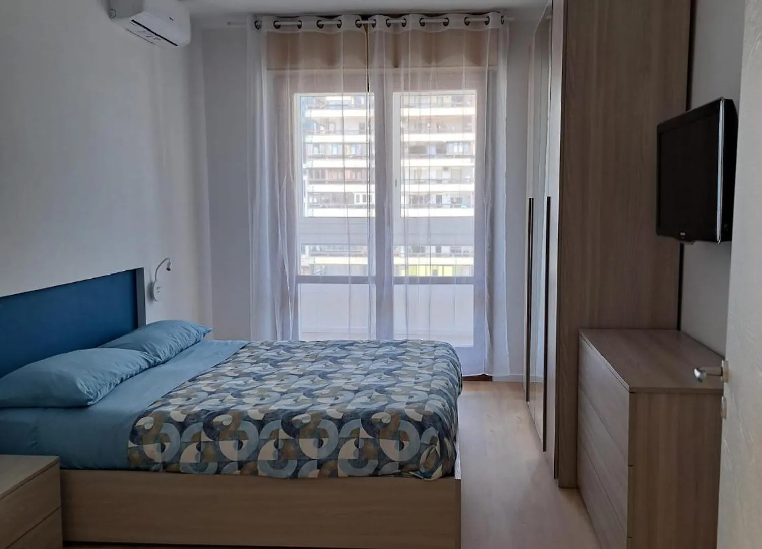 Naples Stay Inn - Close To Metro & All Connections