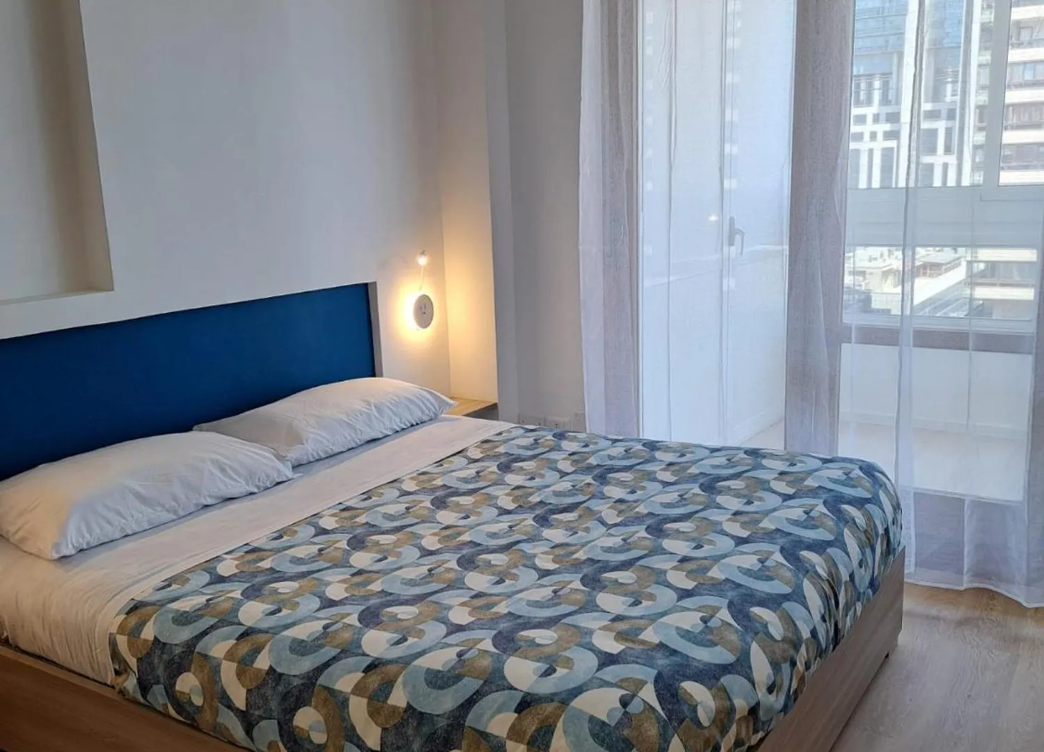 Naples Stay Inn - Close To Metro & All Connections